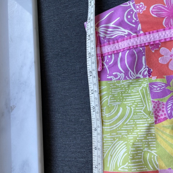 SOLD—-Lilly Pulitzer SKORT SIZE 8 multicolor - Picture 2 of 6